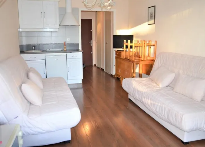 Quiet With Balcony Near The Apartamento Houlgate