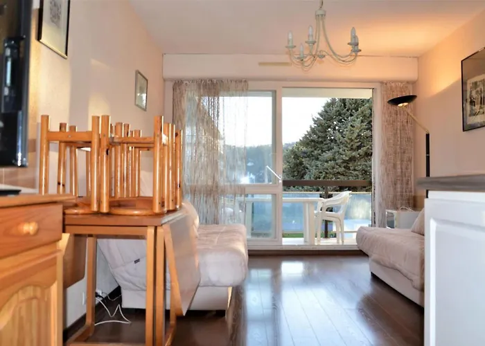 Quiet With Balcony Near The Apartamento Houlgate