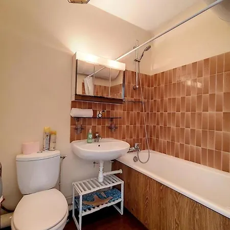 Apartmán Quiet With Balcony Near The